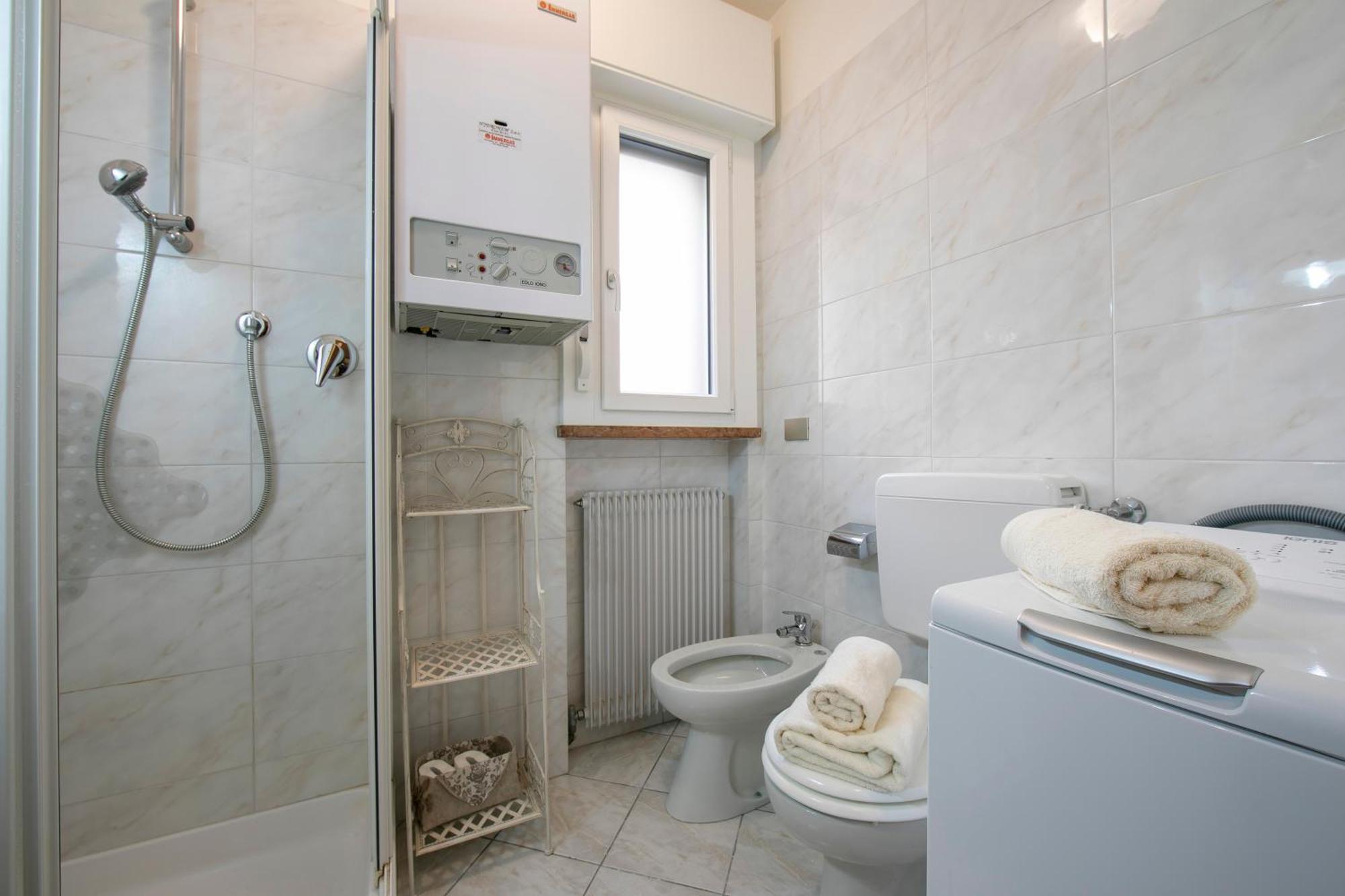 Lake View Dom-Us Apartment - Happy Rentals Рива-дель-Гарда Экстерьер фото