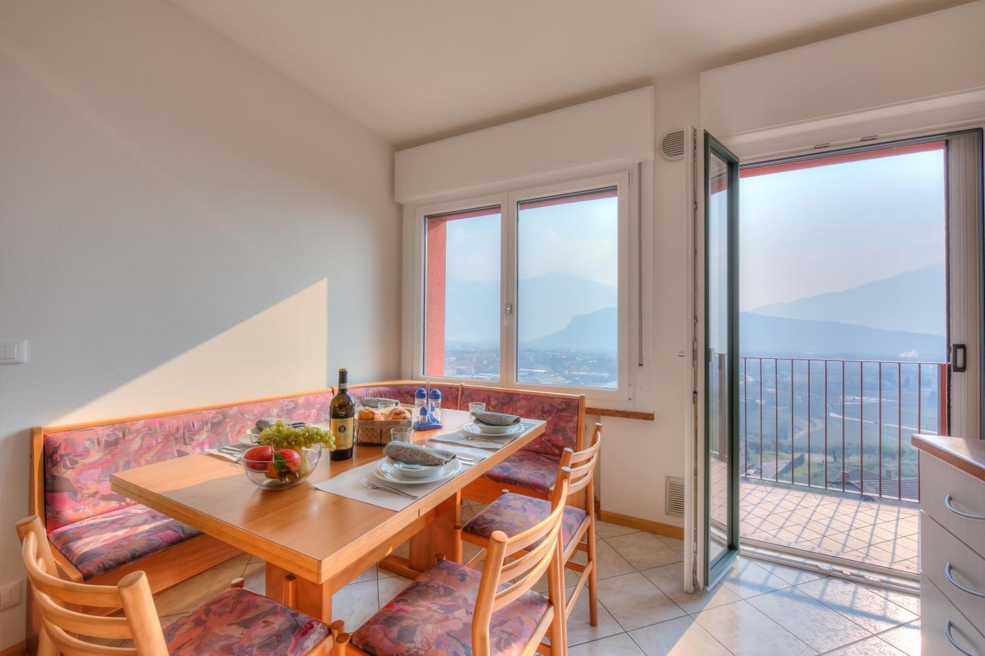 Lake View Dom-Us Apartment - Happy Rentals Рива-дель-Гарда Экстерьер фото