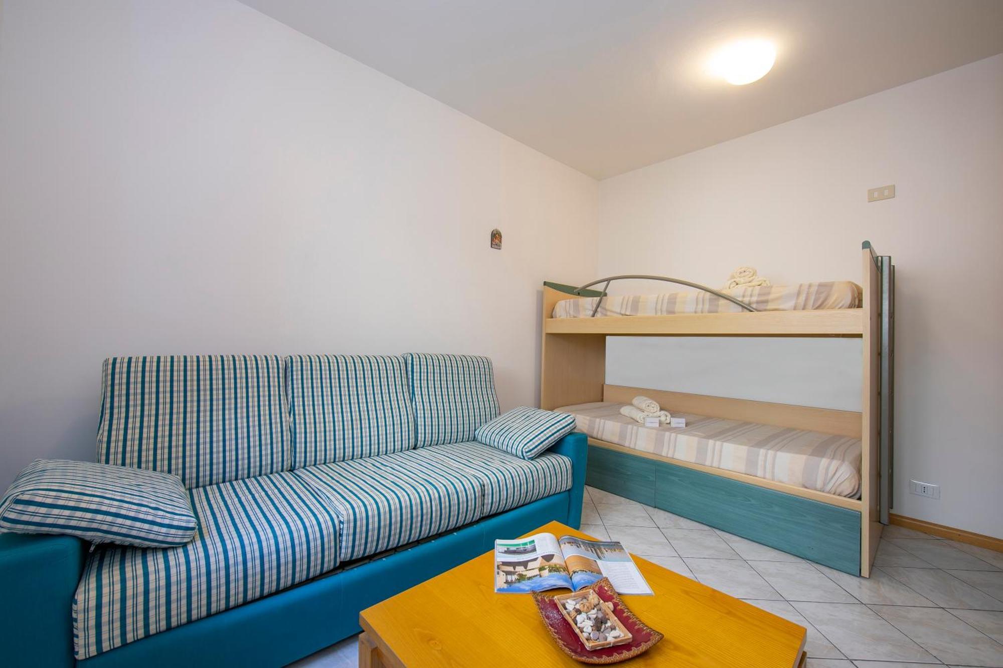 Lake View Dom-Us Apartment - Happy Rentals Рива-дель-Гарда Экстерьер фото