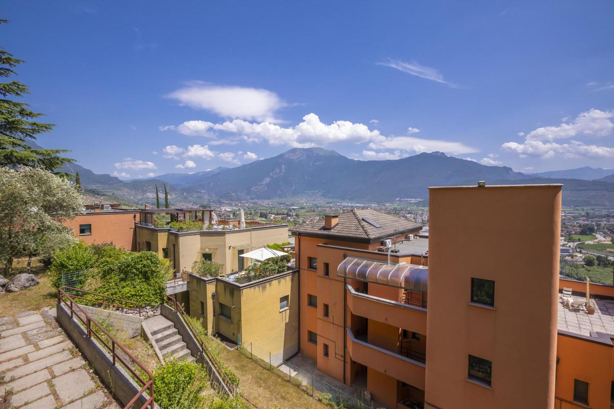 Lake View Dom-Us Apartment - Happy Rentals Рива-дель-Гарда Экстерьер фото
