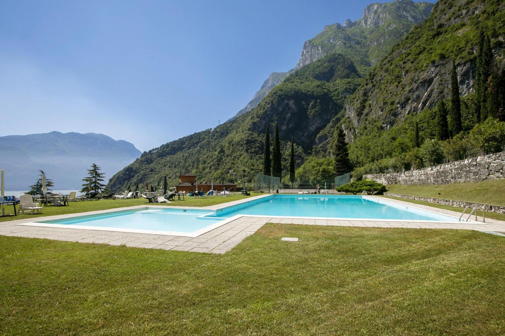 Lake View Dom-Us Apartment - Happy Rentals Рива-дель-Гарда Экстерьер фото