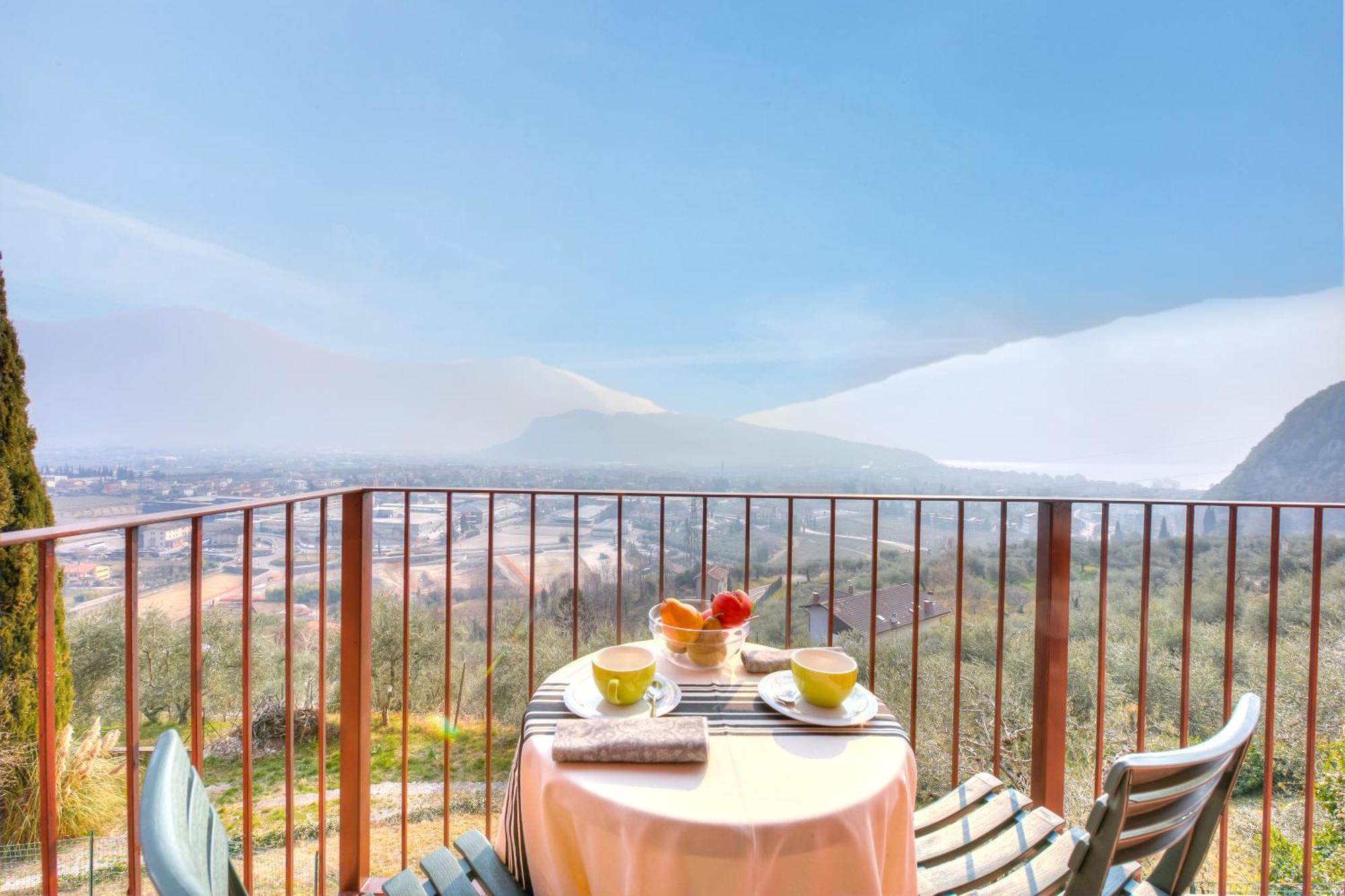 Lake View Dom-Us Apartment - Happy Rentals Рива-дель-Гарда Экстерьер фото